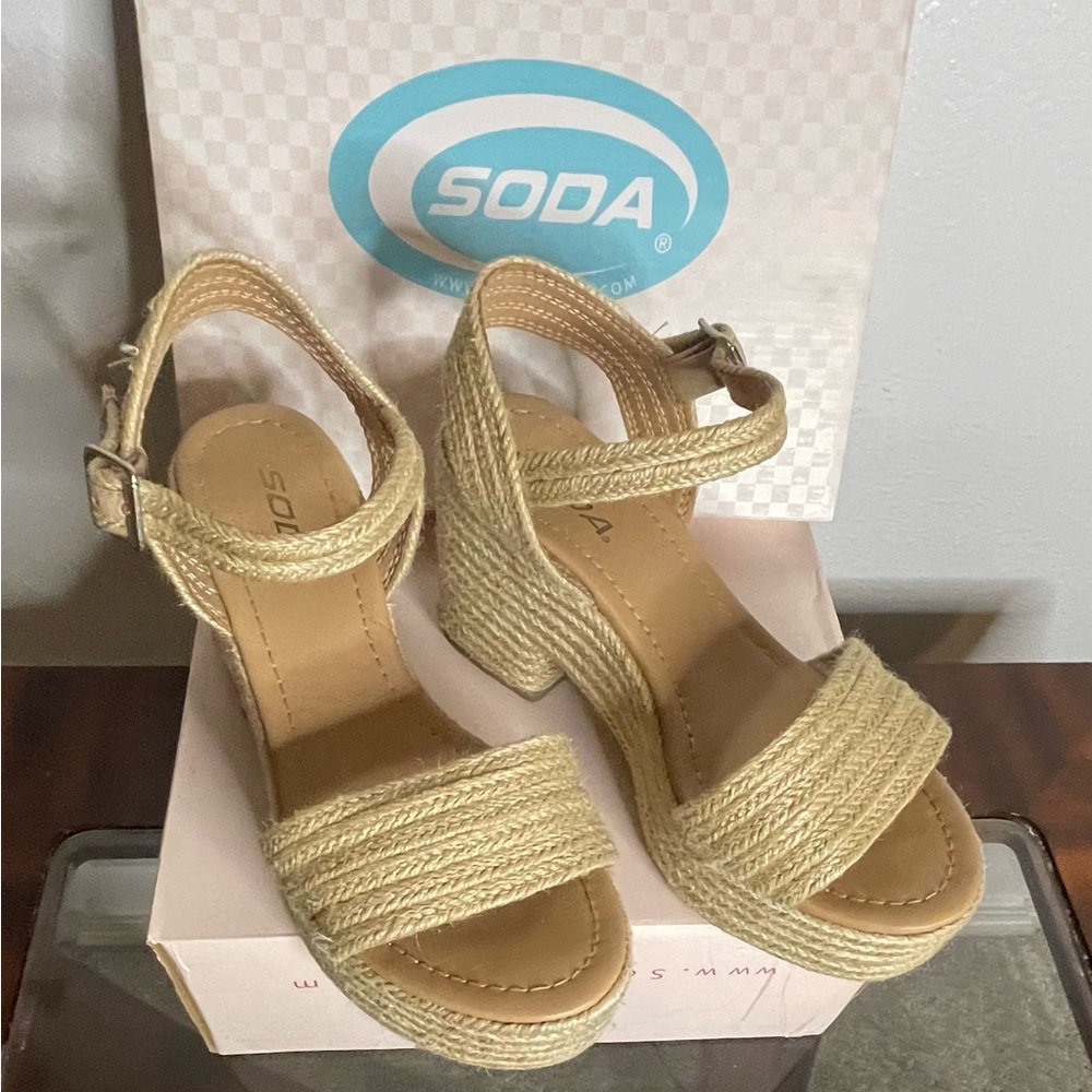 Soda- CASTLE Nude Woven Jute Wedge Heel Sandal in Size 7 - Picture 4 of 16